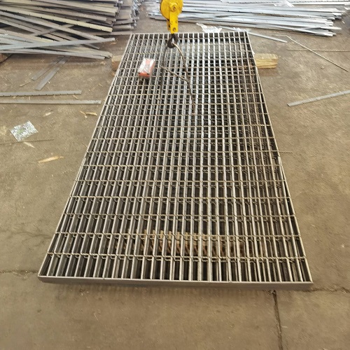 鋼格柵鋼格板G403/30/100：防滑、防腐與高強度