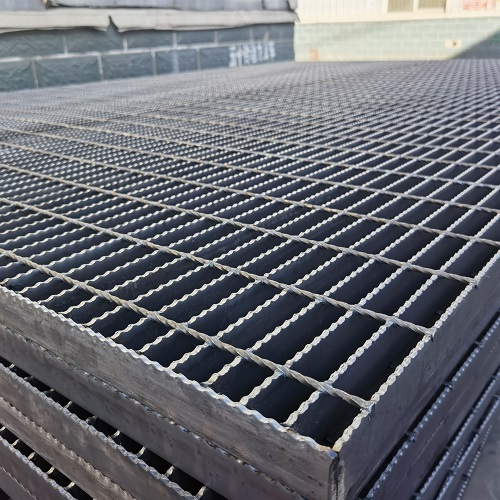 排水溝蓋板鋼格柵的詳細規(guī)格解析與應用場景