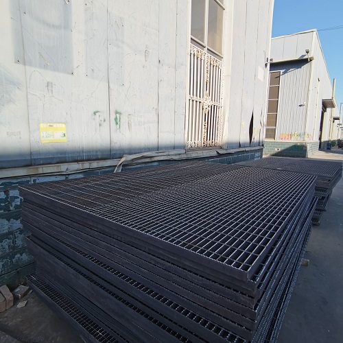 排水溝蓋板鋼格柵的詳細規(guī)格解析與應用場景