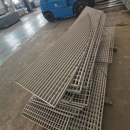 定制鋼格板 vs 標準尺寸？哪種更劃算？