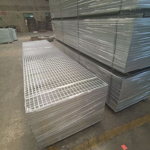 商業(yè)街區(qū)鋼格柵：美觀與安全兼顧的鋪裝方案