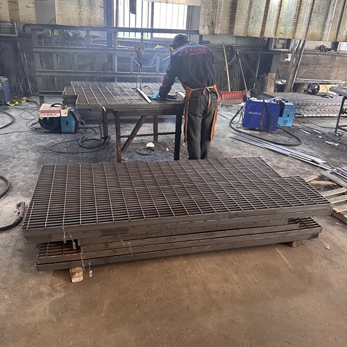 這些高端項目都在用鋼格柵板，你知道嗎